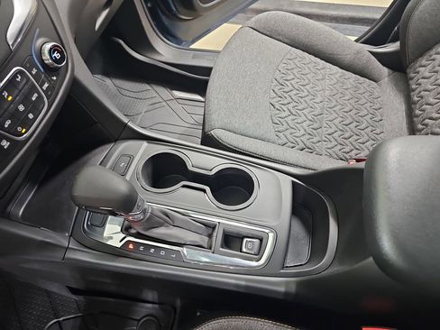 Used 2024 Chevrolet Equinox LT AWD/4WD image 30