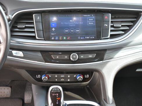 Used 2021 Buick Enclave Essence FWD image 6