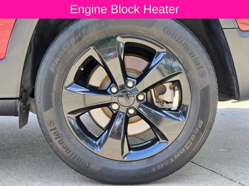 Used 2020 Jeep Cherokee Latitude Plus AWD/4WD image 11