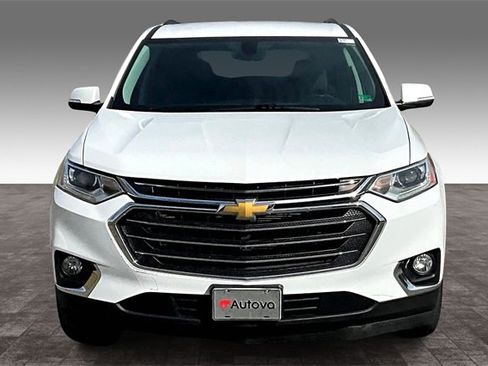 Used 2021 Chevrolet Traverse LT image 2