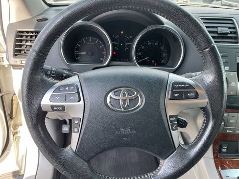 Used 2011 Toyota Highlander Limited w/ Tow Pkg FWD image 15