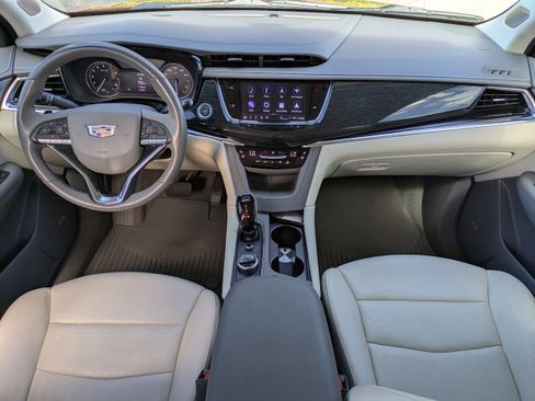 Certified 2023 Cadillac XT6 Premium Luxury image 13