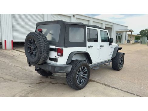 Used 2017 Jeep Wrangler Unlimited Sport AWD/4WD image 8