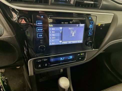Used 2017 Toyota Corolla SE FWD image 25