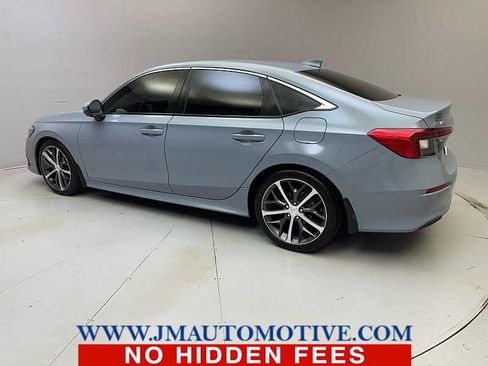 Used 2022 Honda Civic Touring image 3