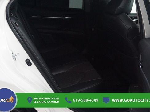 Used 2022 Toyota Camry XSE w/ Navigation Package FWD image 13