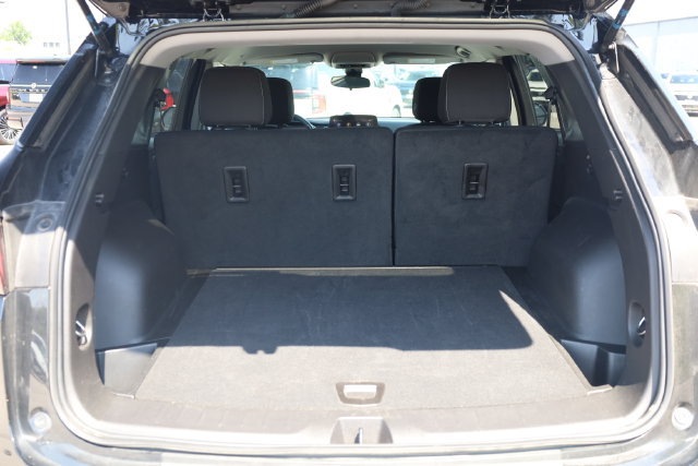 Used 2025 Chevrolet Blazer LT FWD image 30
