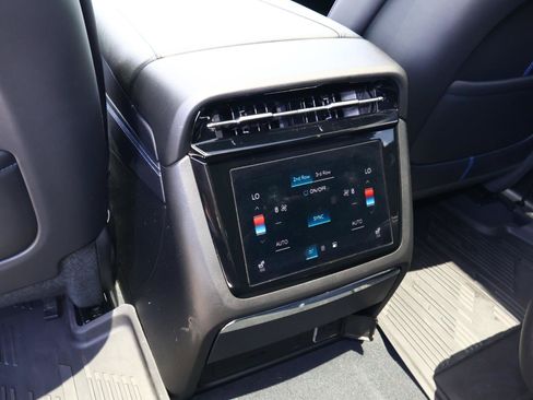 Certified 2026 Cadillac Escalade IQL Luxury AWD/4WD image 17