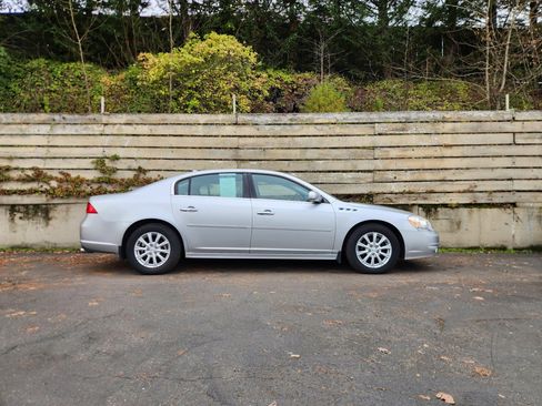 Used 2011 Buick Lucerne CXL w/ Driver Confidence Package FWD image 17
