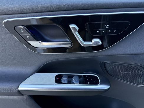 Certified 2025 Mercedes-Benz GLC 300 image 12