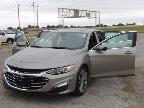 Used 2024 Chevrolet Malibu LT FWD image 25