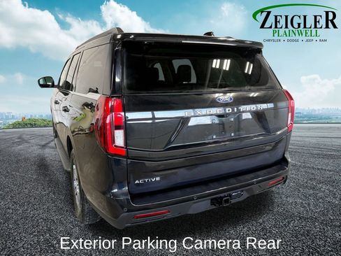 Used 2025 Ford Expedition Active AWD/4WD image 7