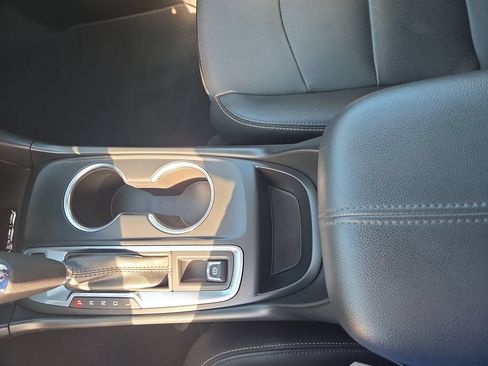 Certified 2018 Chevrolet Equinox Premier FWD image 23