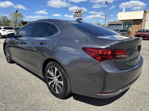 Used 2017 Acura TLX w/ Technology Package FWD image 7