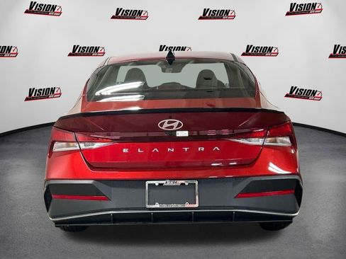 Certified 2025 Hyundai Elantra Sport FWD image 16
