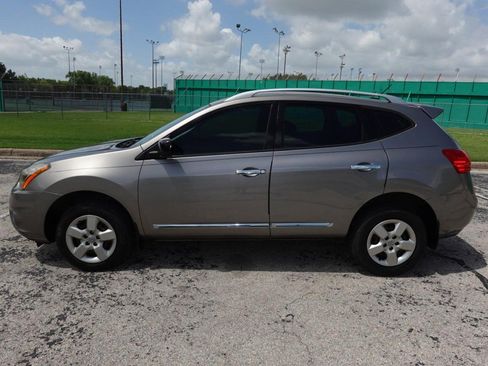 Used 2015 Nissan Rogue S w/ Convenience Package FWD image 4