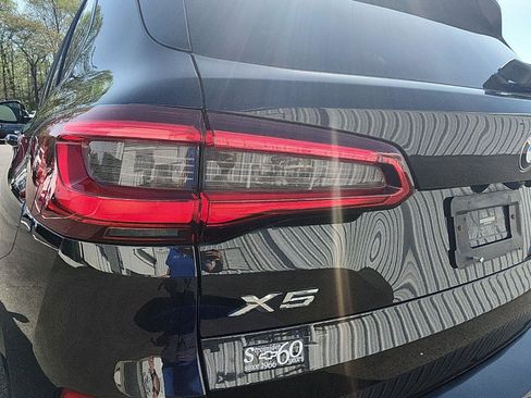 Used 2019 BMW X5 xDrive50i w/ M Sport Package AWD/4WD image 13