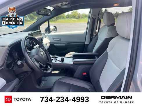 Used 2023 Toyota Sienna XSE FWD image 19
