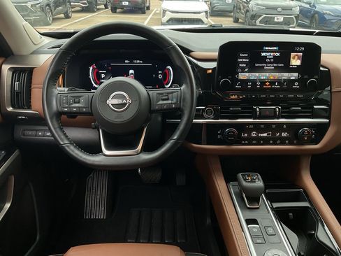 Used 2024 Nissan Pathfinder Platinum w/ Cargo Package AWD/4WD image 14