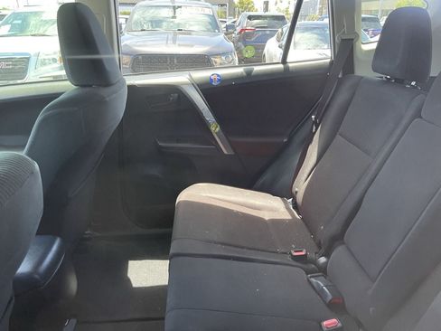 Used 2018 Toyota RAV4 LE w/ Carpet Mat Package FWD image 8