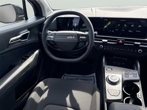 New 2026 Kia Sportage LX FWD image 13