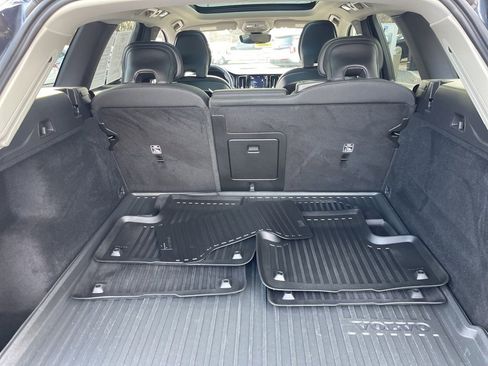 Used 2023 Volvo XC60 B5 Core image 26