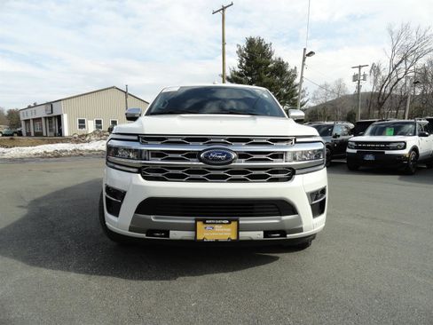Used 2022 Ford Expedition Max Platinum image 2