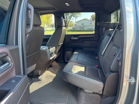 Used 2024 GMC Sierra 2500 Denali w/ Technology Package image 12