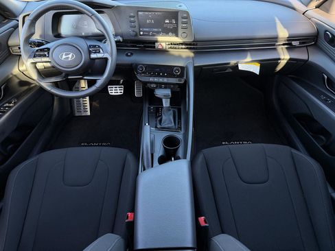 Certified 2025 Hyundai Elantra Sport image 8