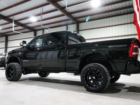 Used 2022 RAM 2500 Laramie AWD/4WD image 7
