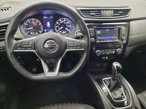 Used 2020 Nissan Rogue SV image 22