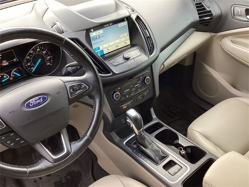 Used 2019 Ford Escape SEL image 23