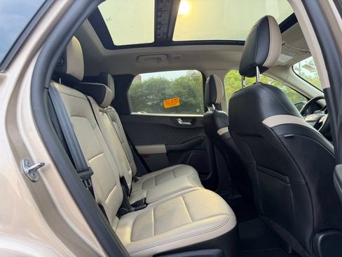 Used 2020 Ford Escape Titanium AWD/4WD image 7