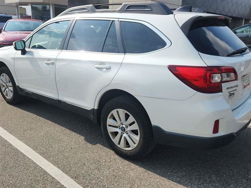 Used 2016 Subaru Outback 2.5i Premium AWD/4WD image 6