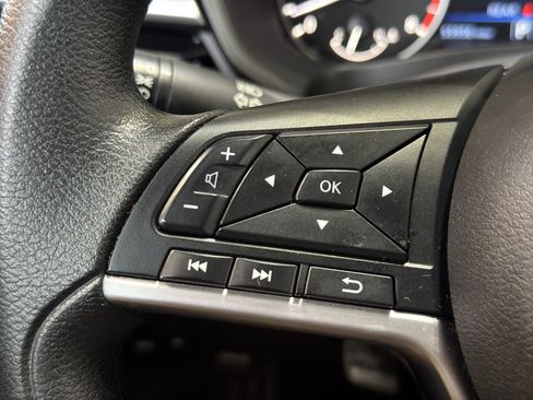 Used 2024 Nissan Altima 2.5 SV FWD image 16