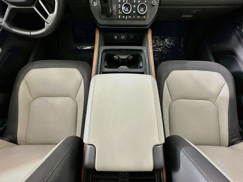 Certified 2024 Land Rover Defender 110 X-Dynamic SE AWD/4WD image 23