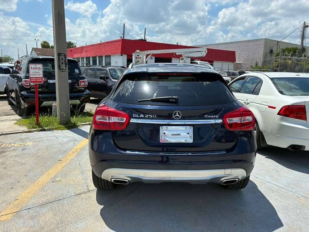 Used 2017 Mercedes-Benz GLA 250 4MATIC image 9