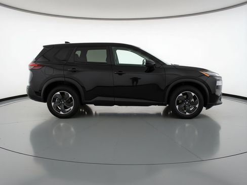 Used 2025 Nissan Rogue SV FWD image 11