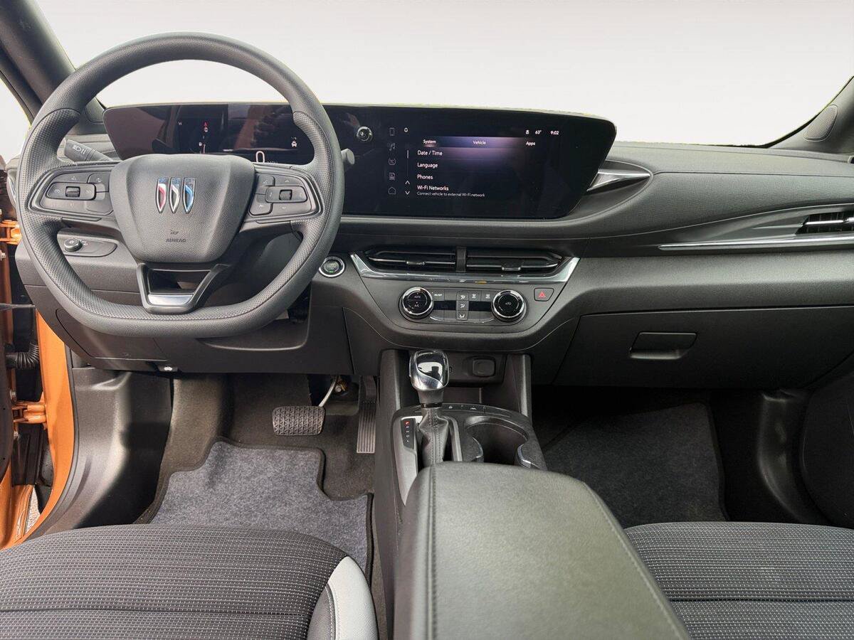 Used 2025 Buick Envista Preferred FWD image 11