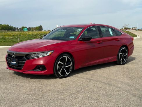 Used 2021 Honda Accord Sport image 2
