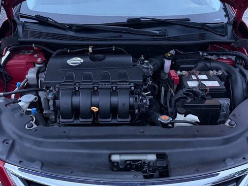Used 2013 Nissan Sentra SR w/ Premium Pkg FWD image 11