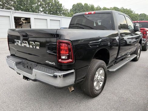 Used 2025 RAM 2500 Big Horn AWD/4WD image 4