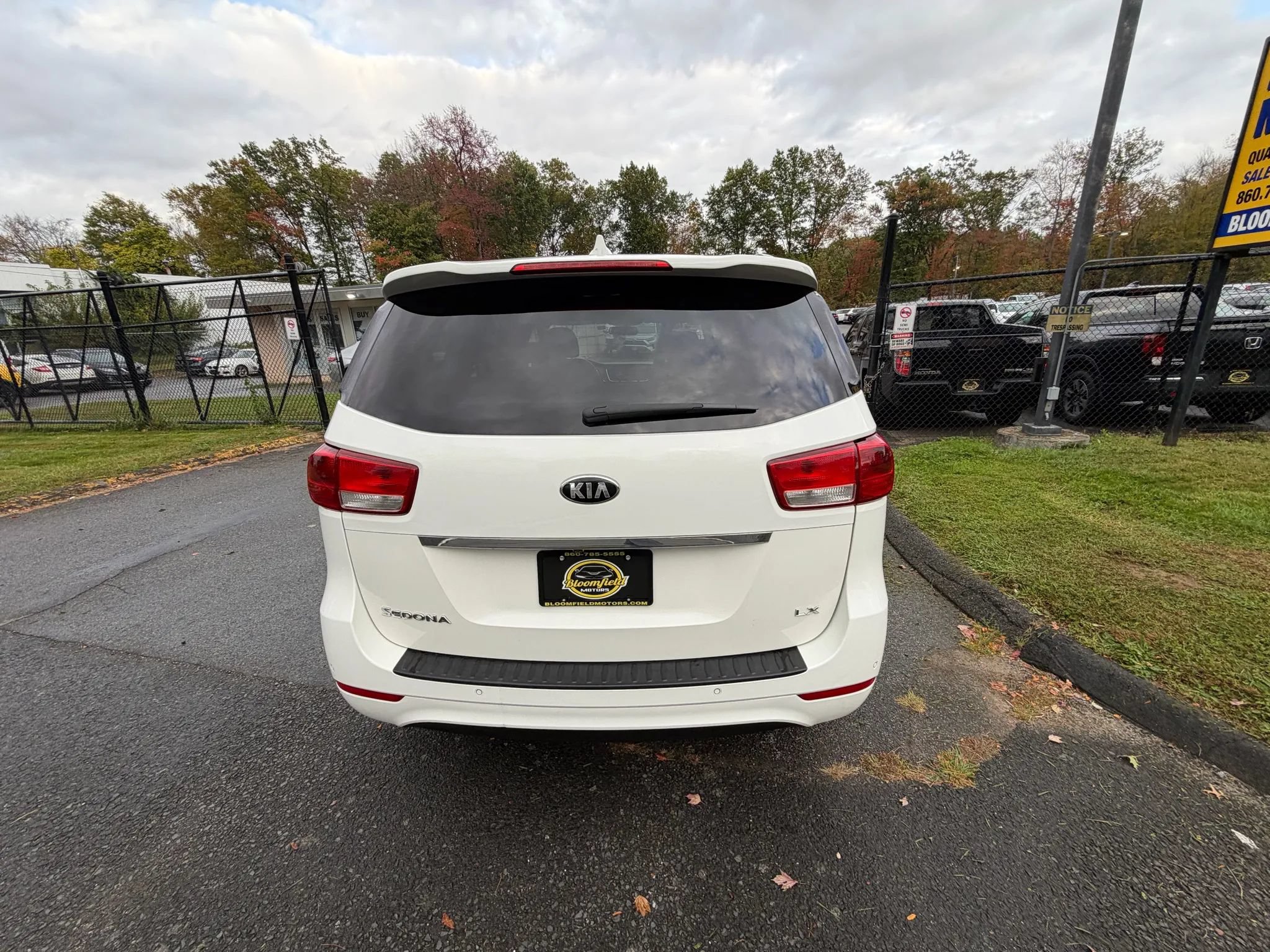 Used 2016 Kia Sedona LX w/ LX Essentials Premium Package FWD image 6