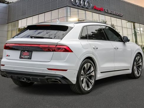 Used 2024 Audi Q8 Prestige w/ Prestige Package AWD/4WD image 4