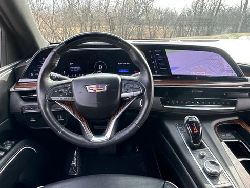 Used 2023 Cadillac Escalade ESV Premium Luxury image 16