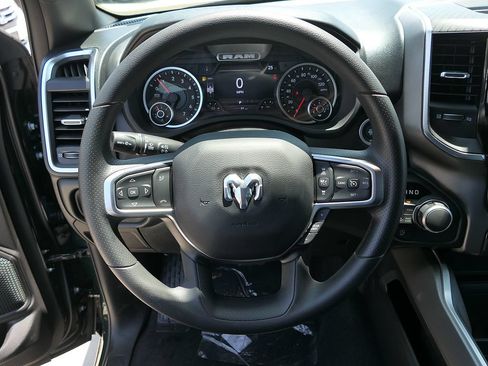 New 2026 RAM 1500 Express AWD/4WD image 17