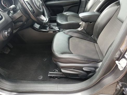 Used 2021 Jeep Compass Latitude FWD image 27