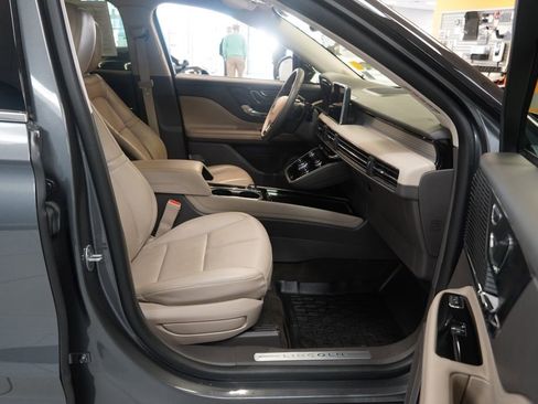 Used 2022 Lincoln Corsair AWD w/ Equipment Group 101A image 11