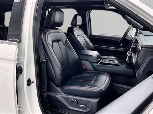 Used 2024 Ford Expedition Limited AWD/4WD image 7