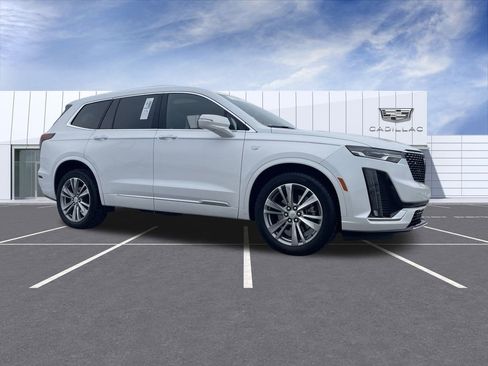 Certified 2023 Cadillac XT6 Premium Luxury image 1